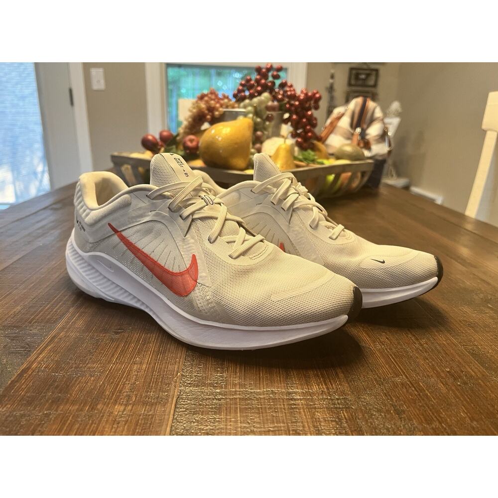 Nike Quest 5 Men's Running Shoes Platinum Tint, Light Crimson, Size 9.5